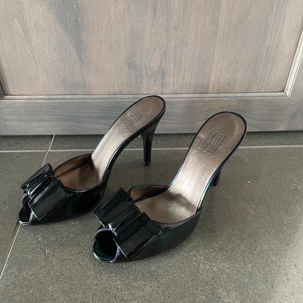 Brand New Dyane Pelle Dress Slides